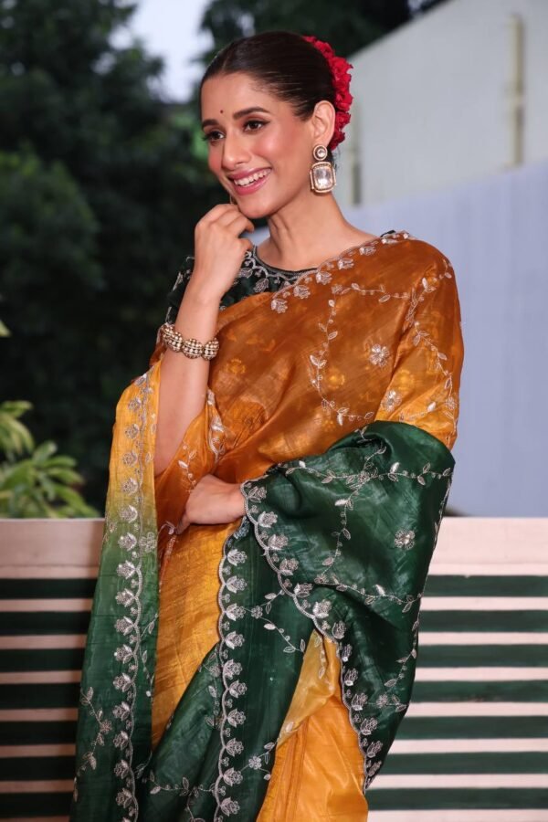 Soft and elegant gold crush Sarees with readymade blouse (5 Colors)