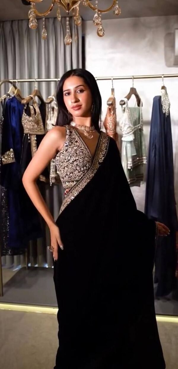 Beautiful Designer Special Saree in Velvet with Readymade Blouse (4 Colors)